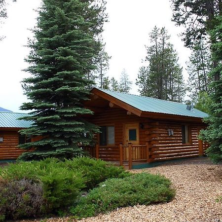 Silverwolf Log Chalets Coram Екстер'єр фото