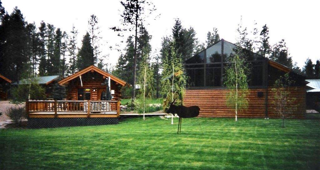 Silverwolf Log Chalets Coram Екстер'єр фото